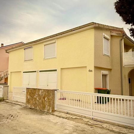 Casa Mare Rtina Garten Zwei Baeder Eg ภายนอก รูปภาพ